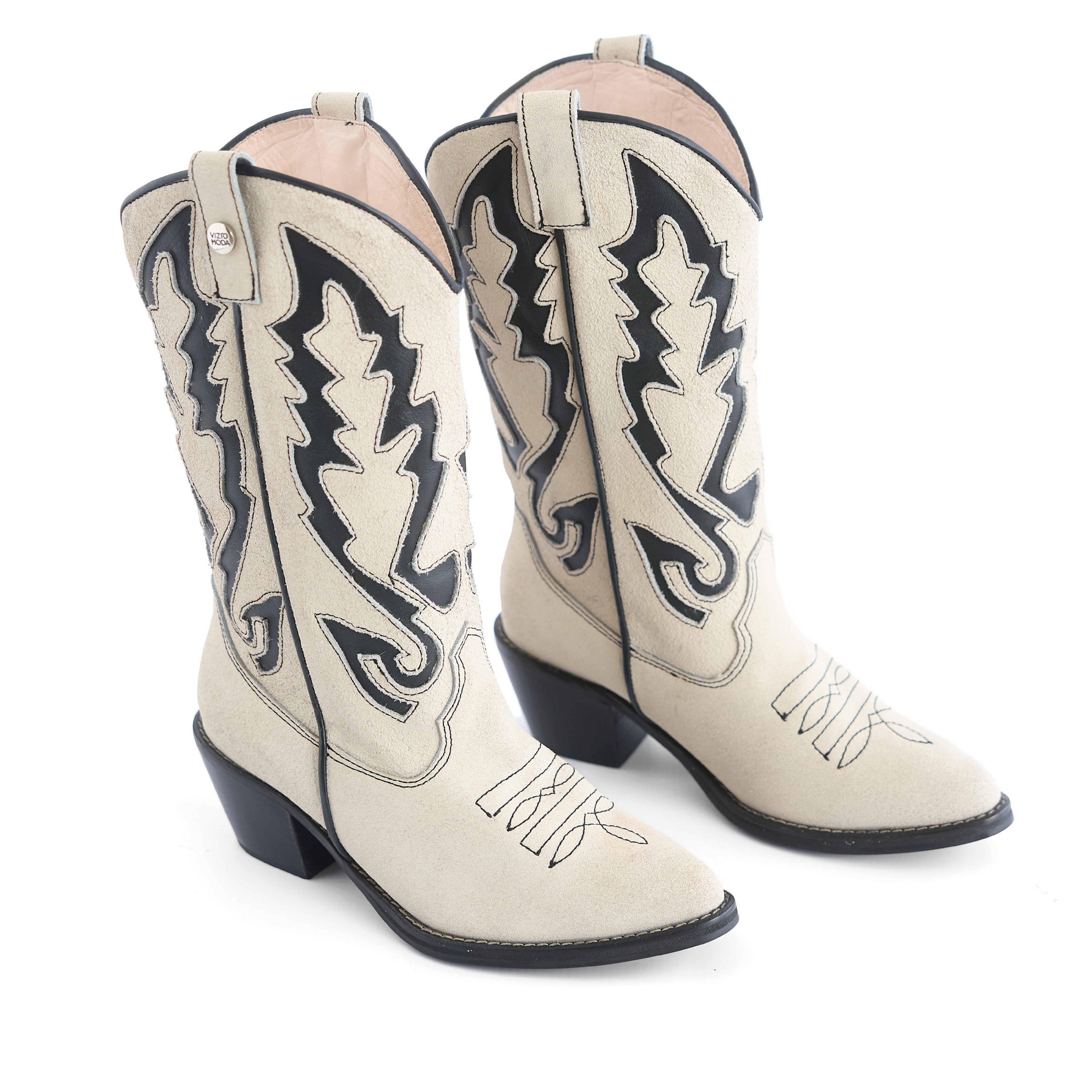 Botas Texanas de Gamuza Beige con Detalles en Negro Vizio Moda