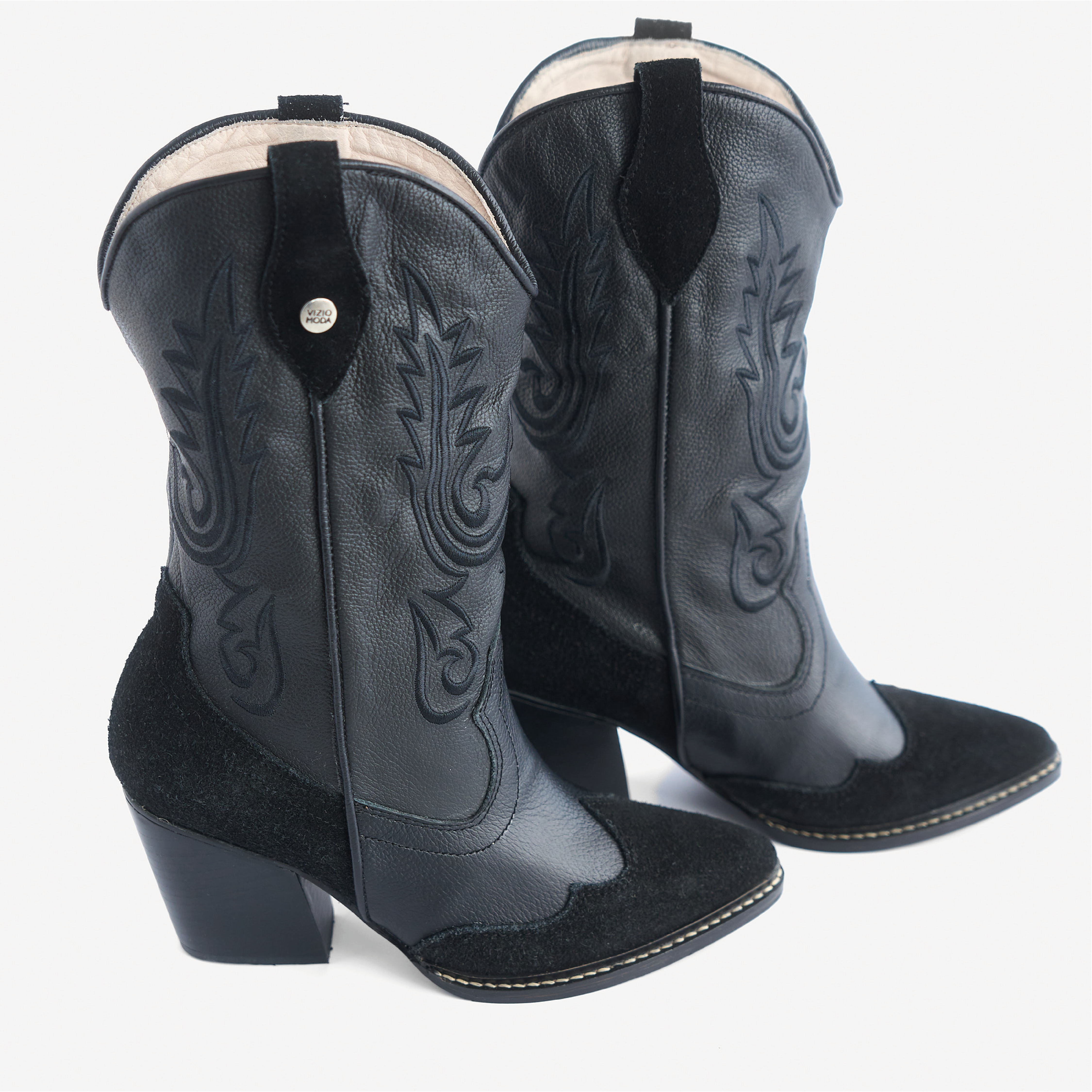 Botas Texanas de Cuero Negro con Detalles en Gamuza Vizio Moda
