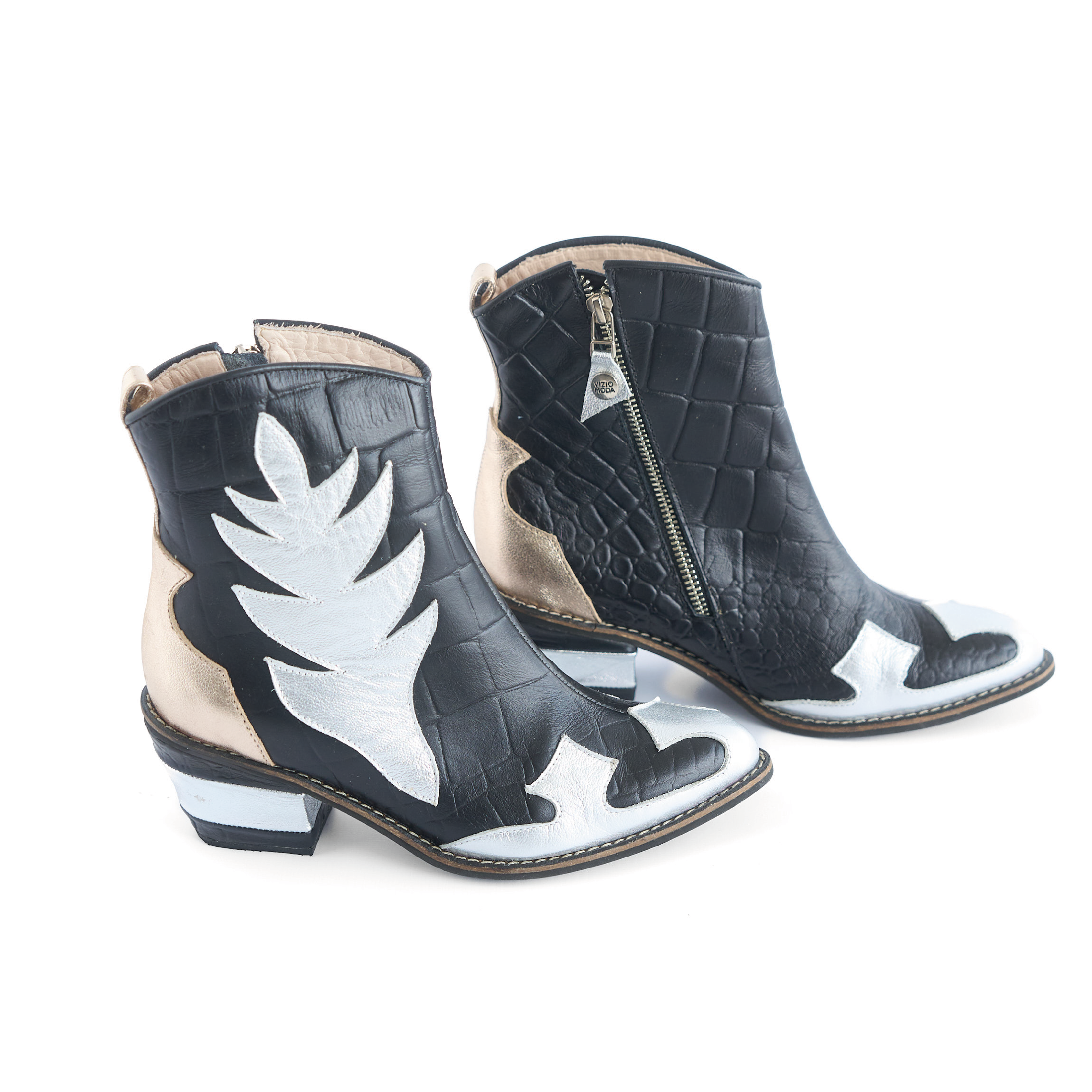 Botines Texanos de Cuero Negro con Detalles Plateados y Dorados Vizio Moda