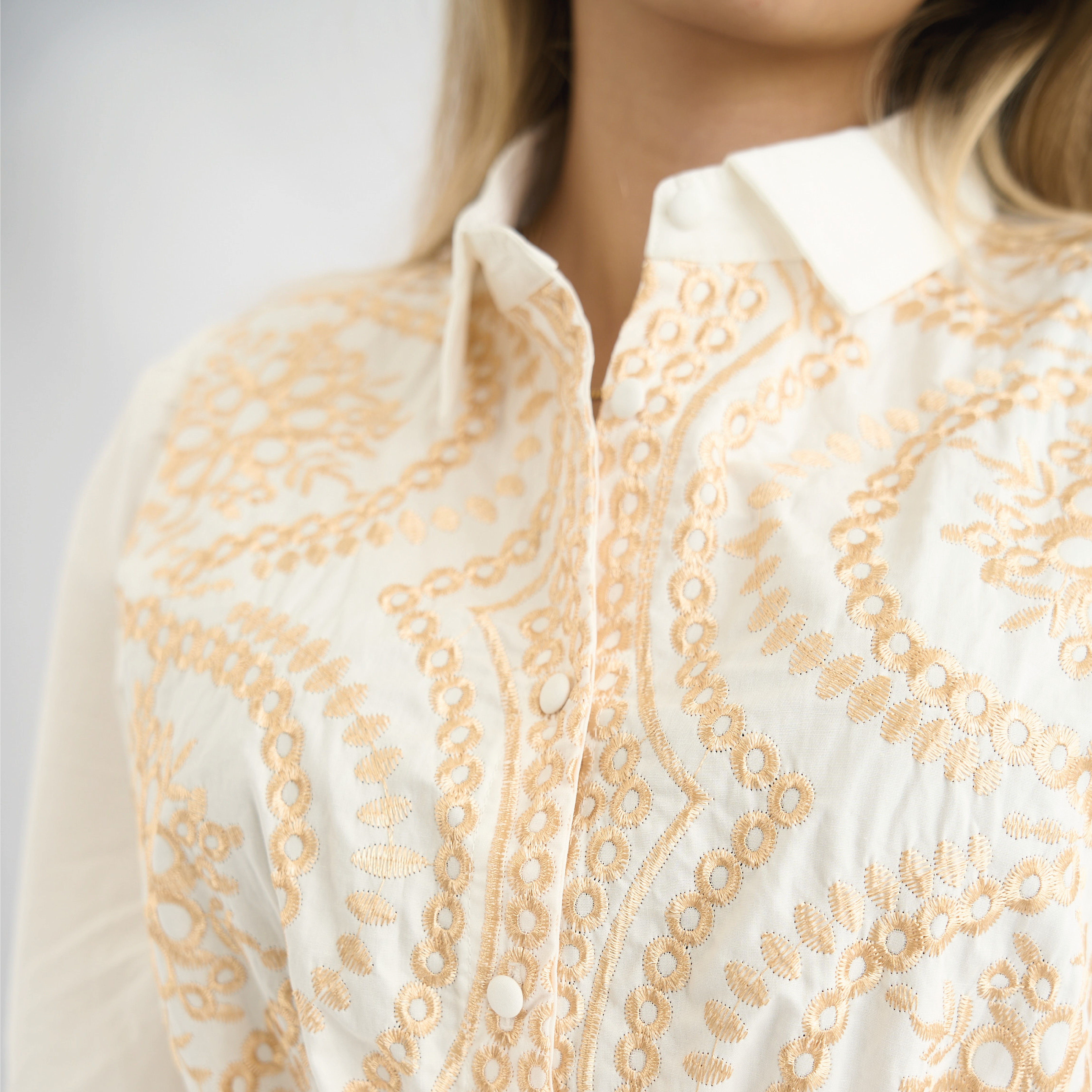 Vestido Blanco con Bordado Vizio Moda