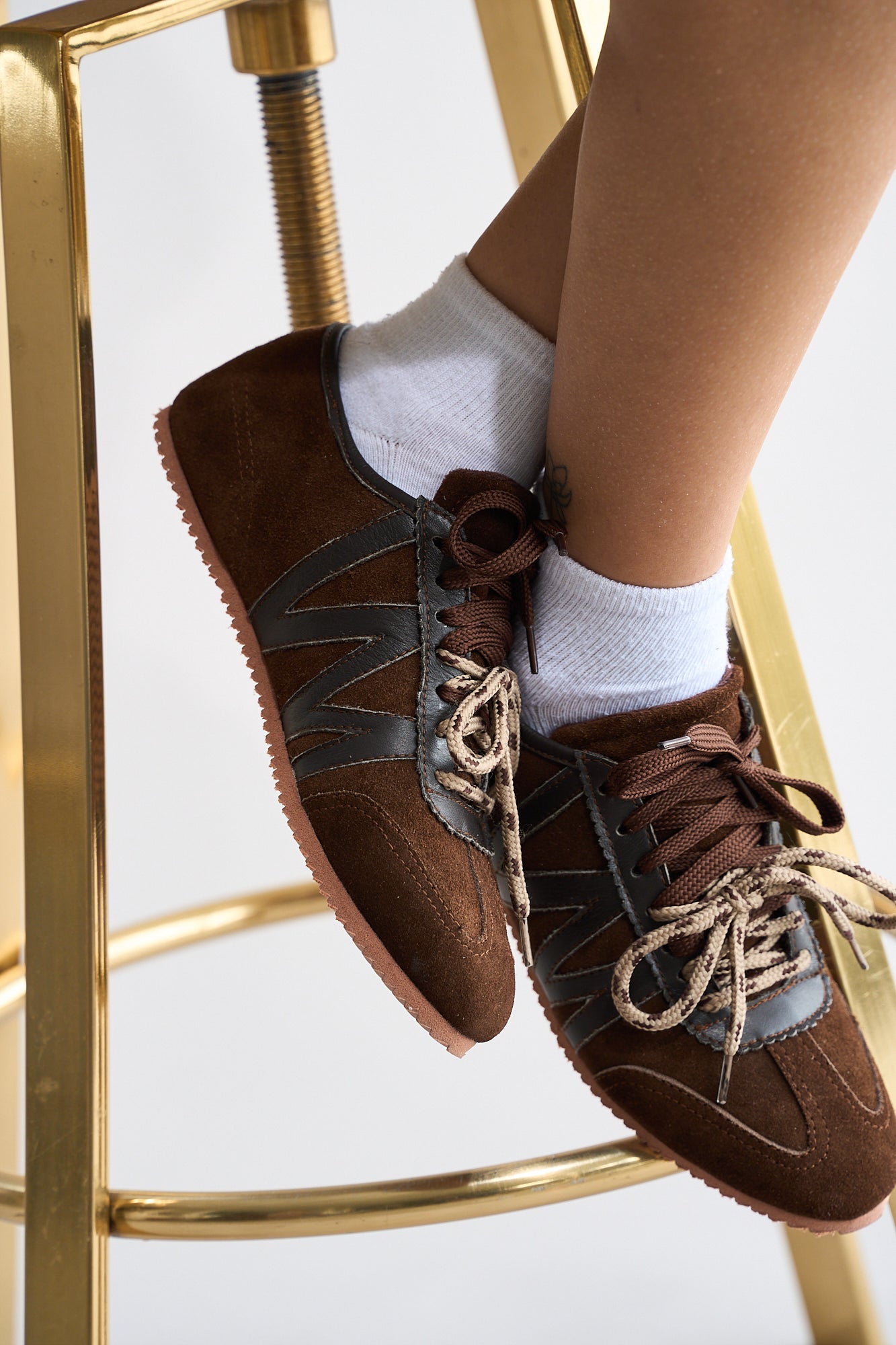 Tenis Aura Marron