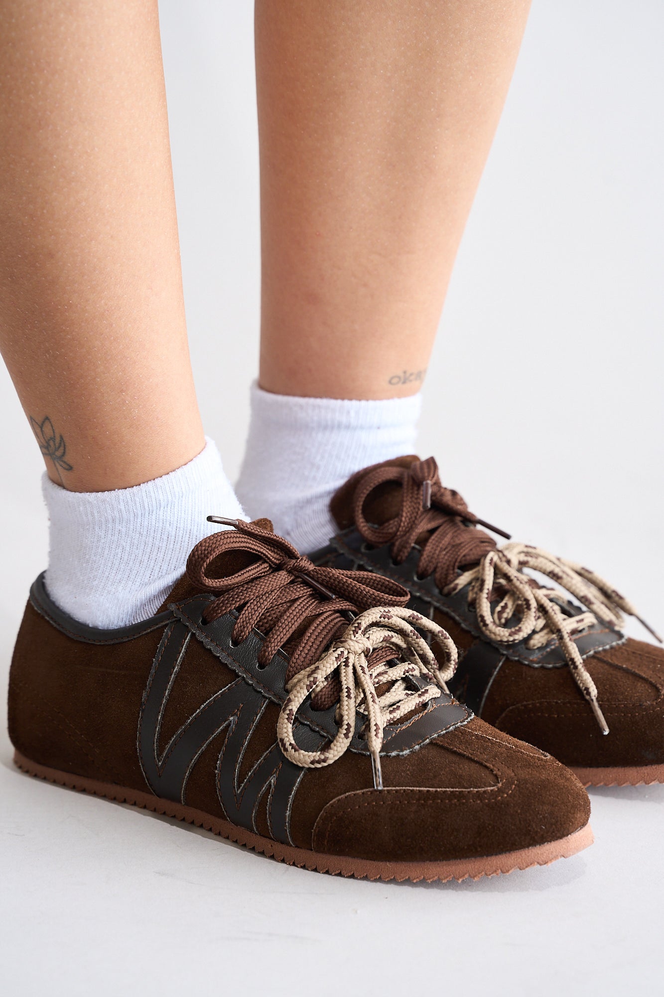 Tenis Aura Marron